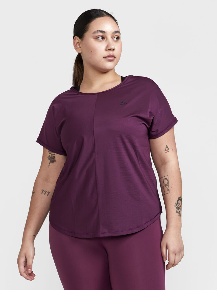 Core Essence SS Plus Tee W från Craft i Burgundy