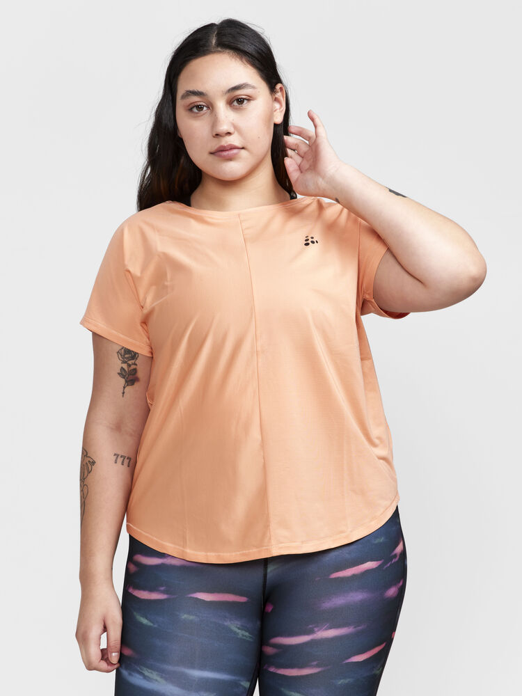 Core Essence SS Plus Tee W från Craft i Glow