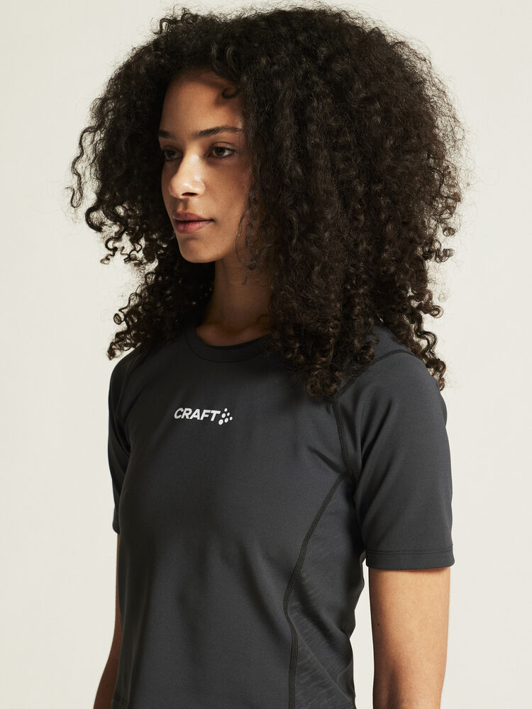 Craft Rush 2.0 Crop Tee W - Black AW25 [999000] / XS