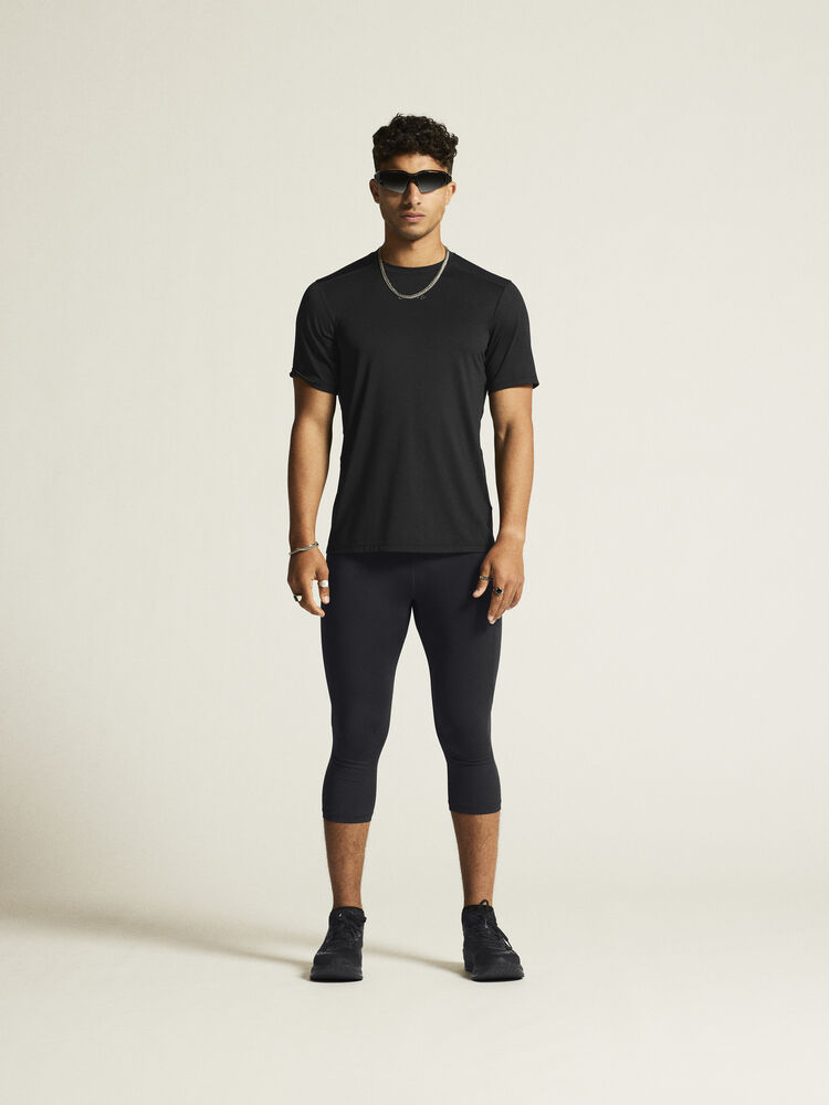 Craft ADV Essence SS Tee 2 M - Black AW25 [999000] / XS