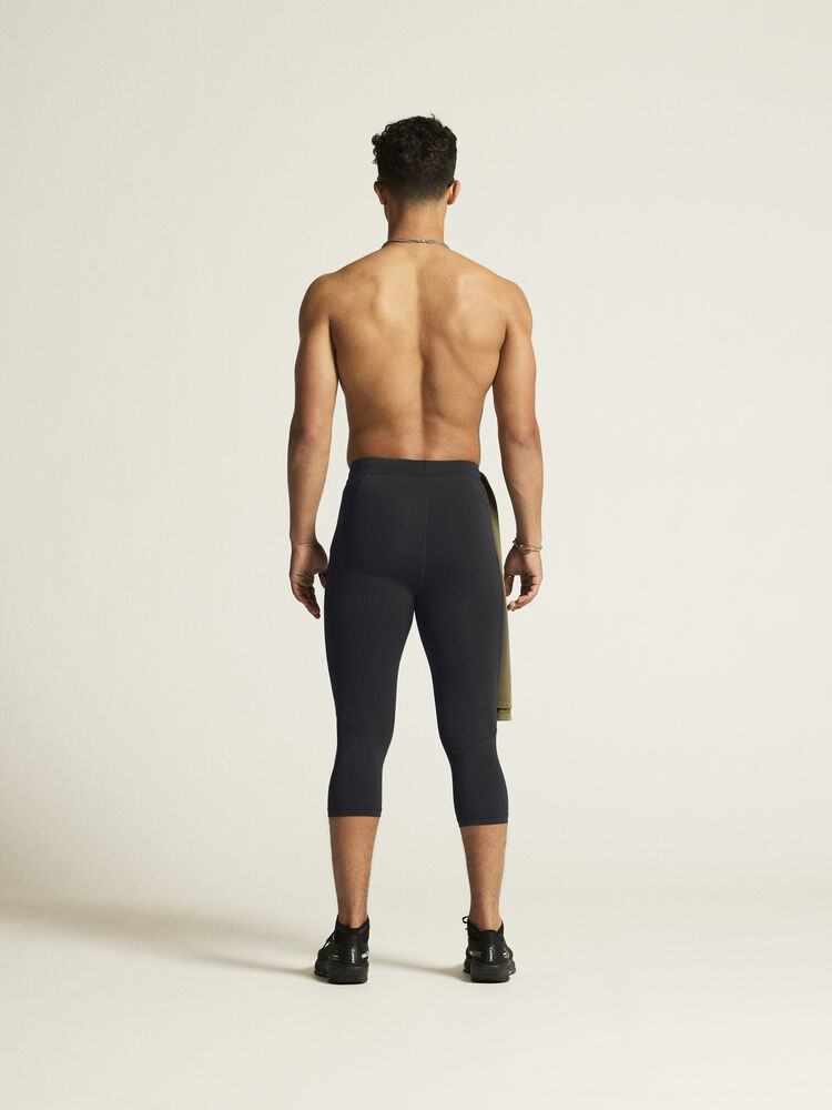 Craft ADV Essence Knickers 2 M - Black AW25 [999000] / XS