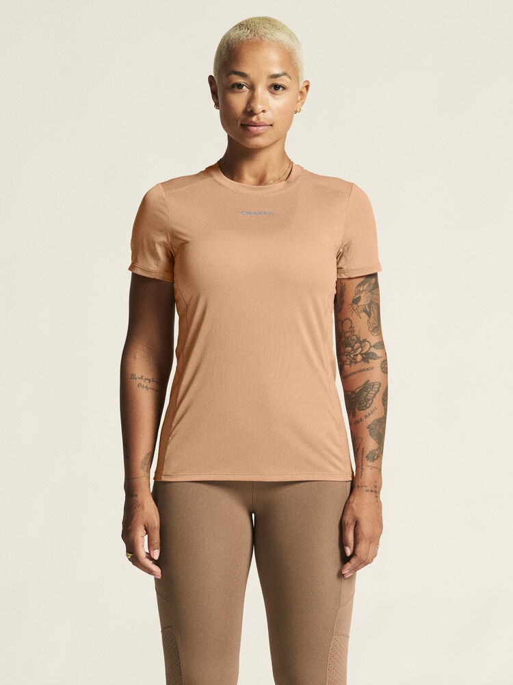 Craft ADV Essence Ss Tee 2 W - Light Syrup (retail) [245000] / XS