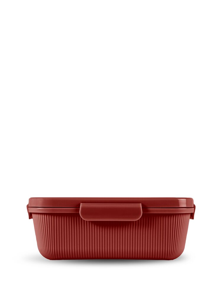 Tina matlåda från Sagaform i Vinröd pantone 7624c