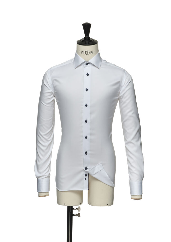RB20 Twill Slim från J.Harvest & Frost i Vit/Marinblå